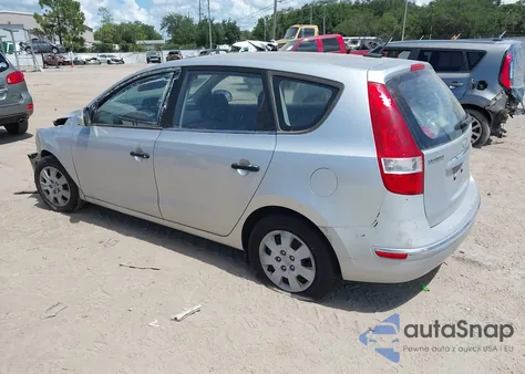 2010 Hyundai Elantra Touring Gls z USA, uszkodzony, nr VIN KMHDB8AE3AU051552